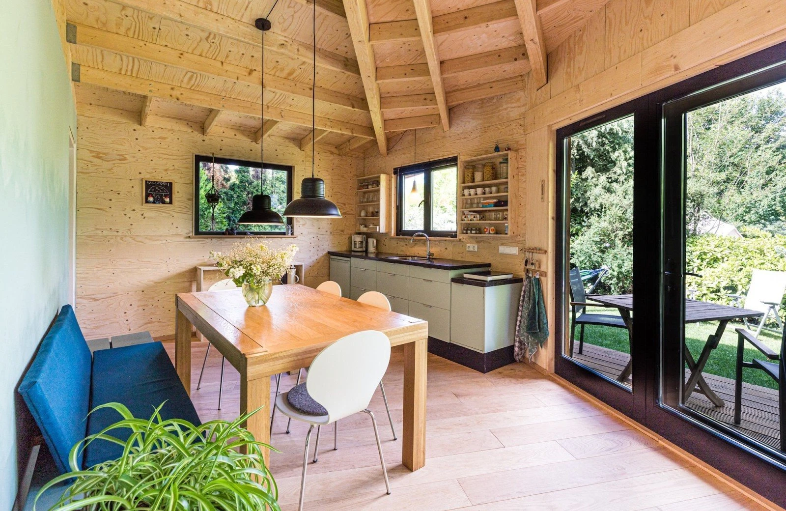 Buitenland binnenhof jonvanschaik 7 693b272b551ff